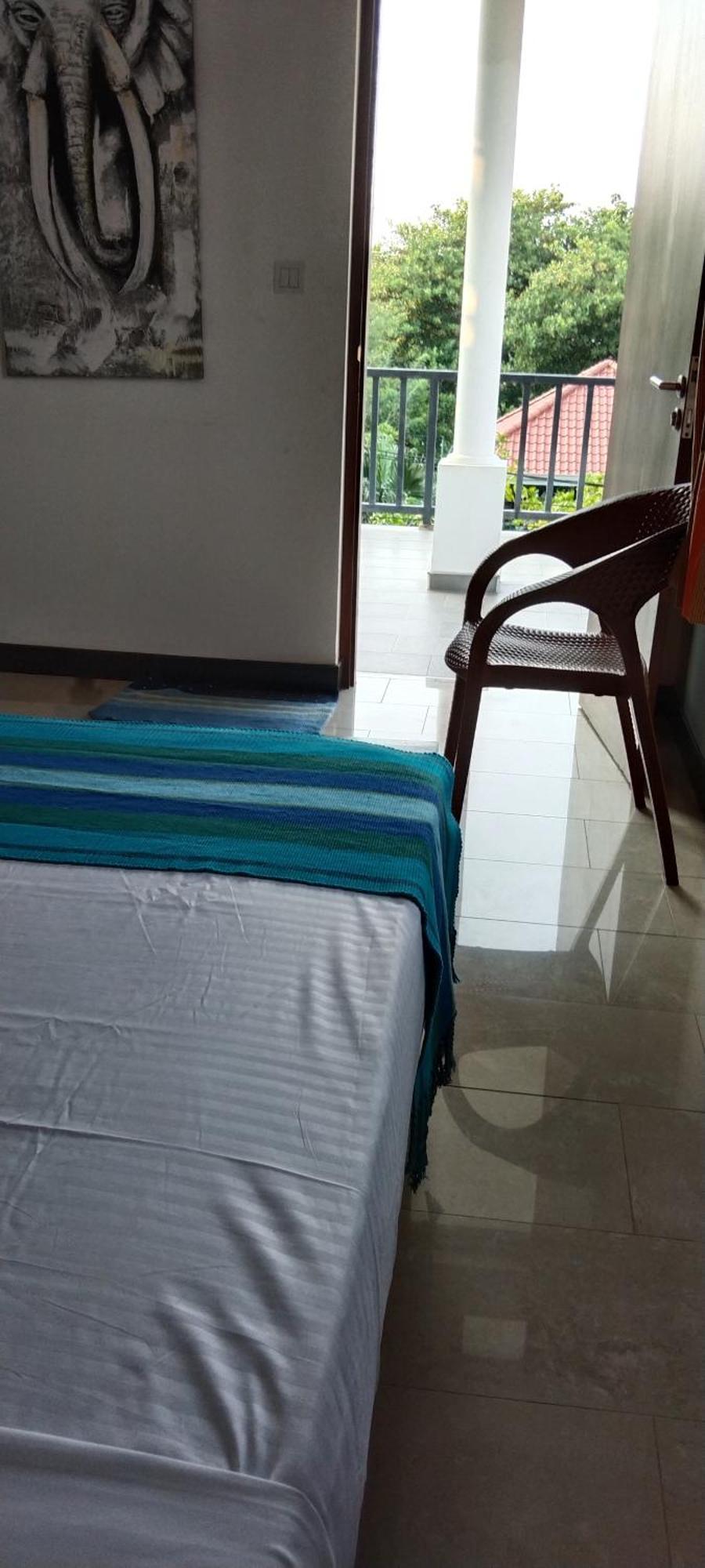 Pick & Go White House Bed & Breakfast Negombo Bagian luar foto